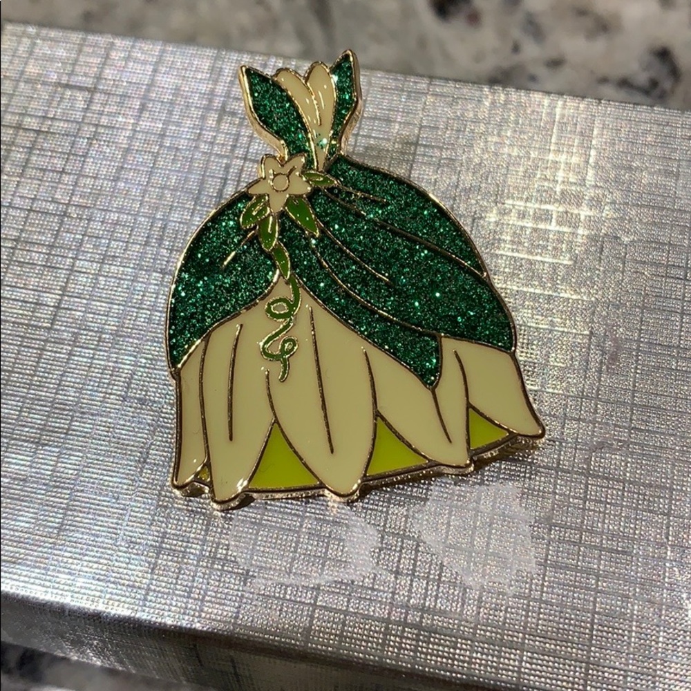 Boxlunch Disney Princess Dress Pin